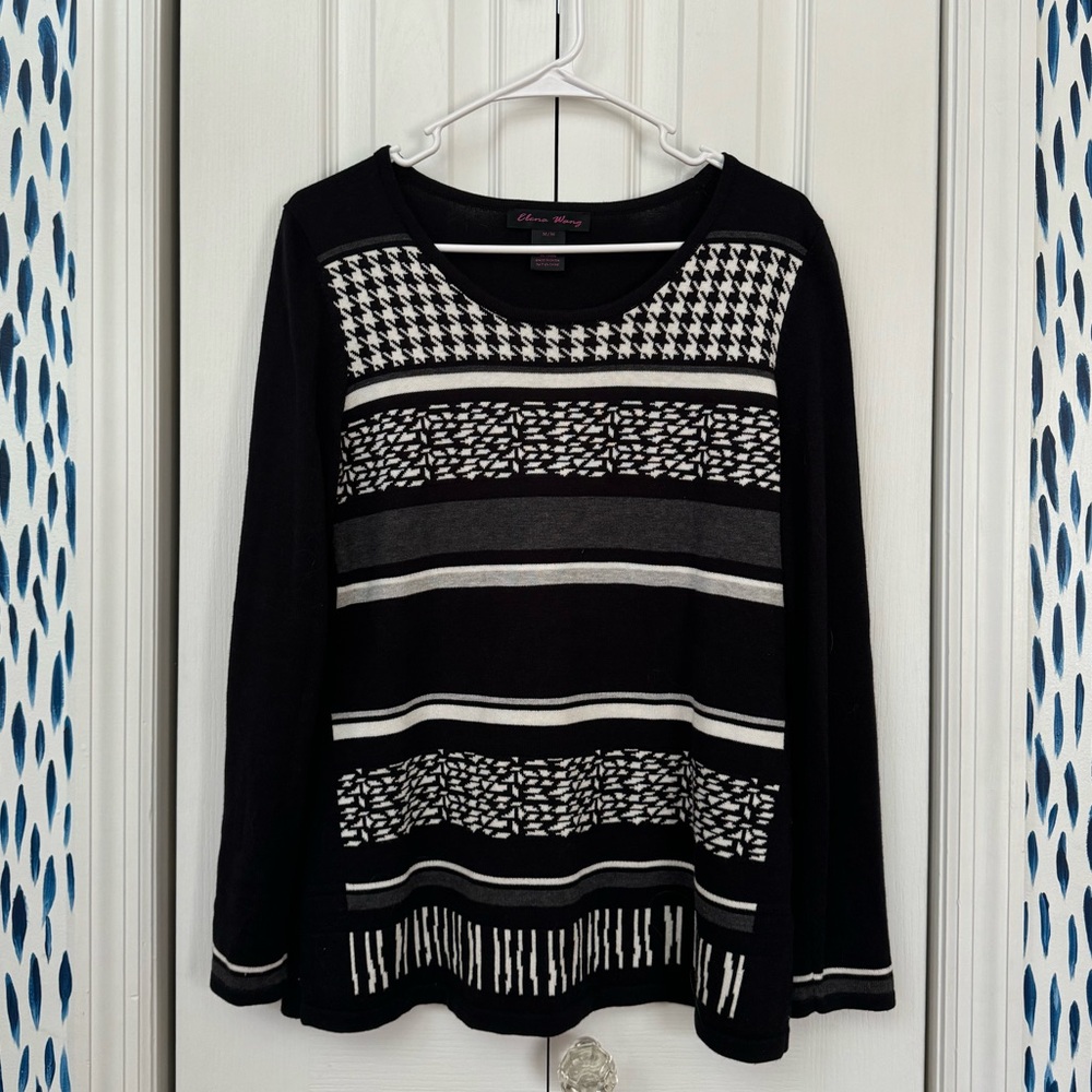 Elena Wang Women’s Boutique Black and White Knit Sweater - Size Medium